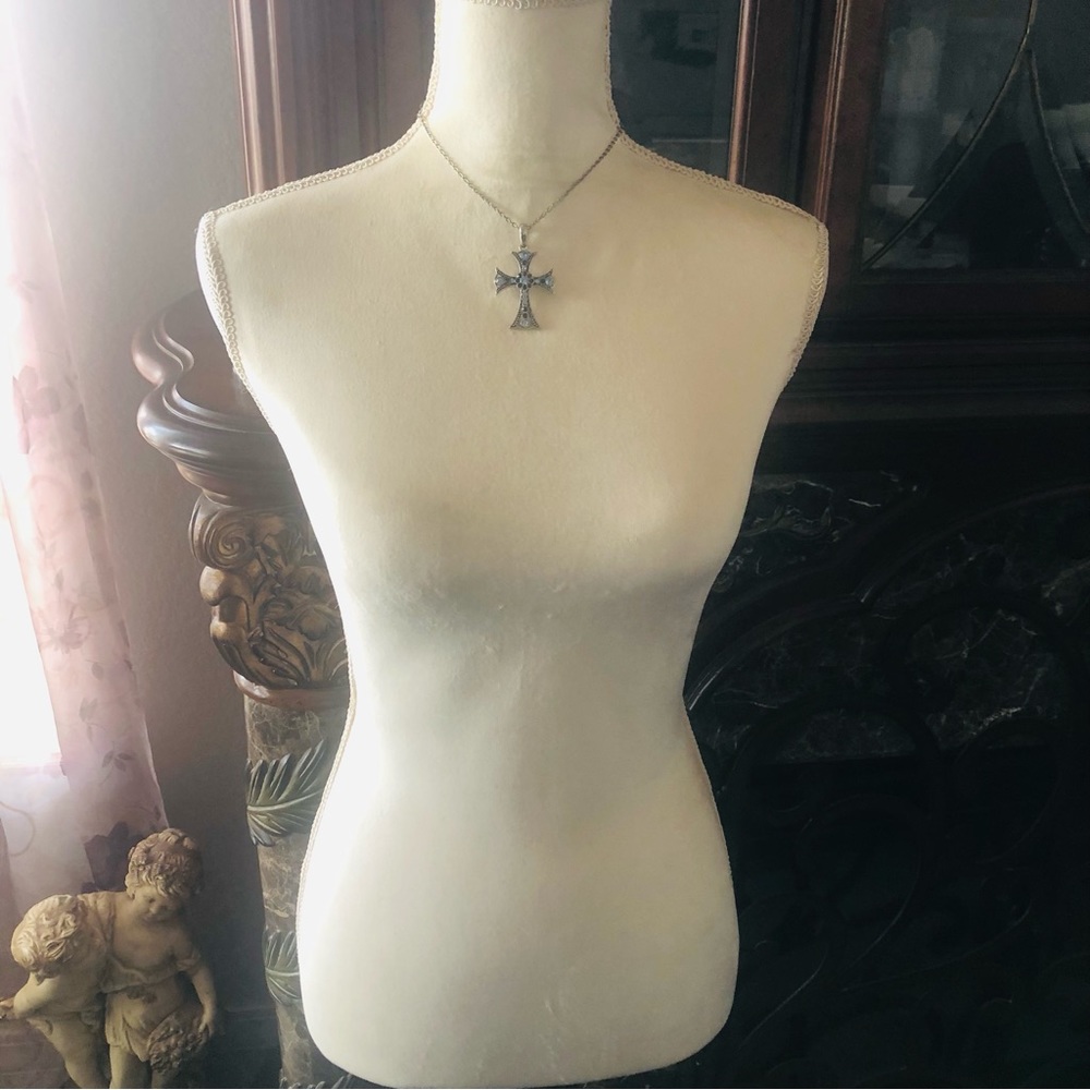 Blue stone cross pendant on chain necklace - Picture 6 of 9